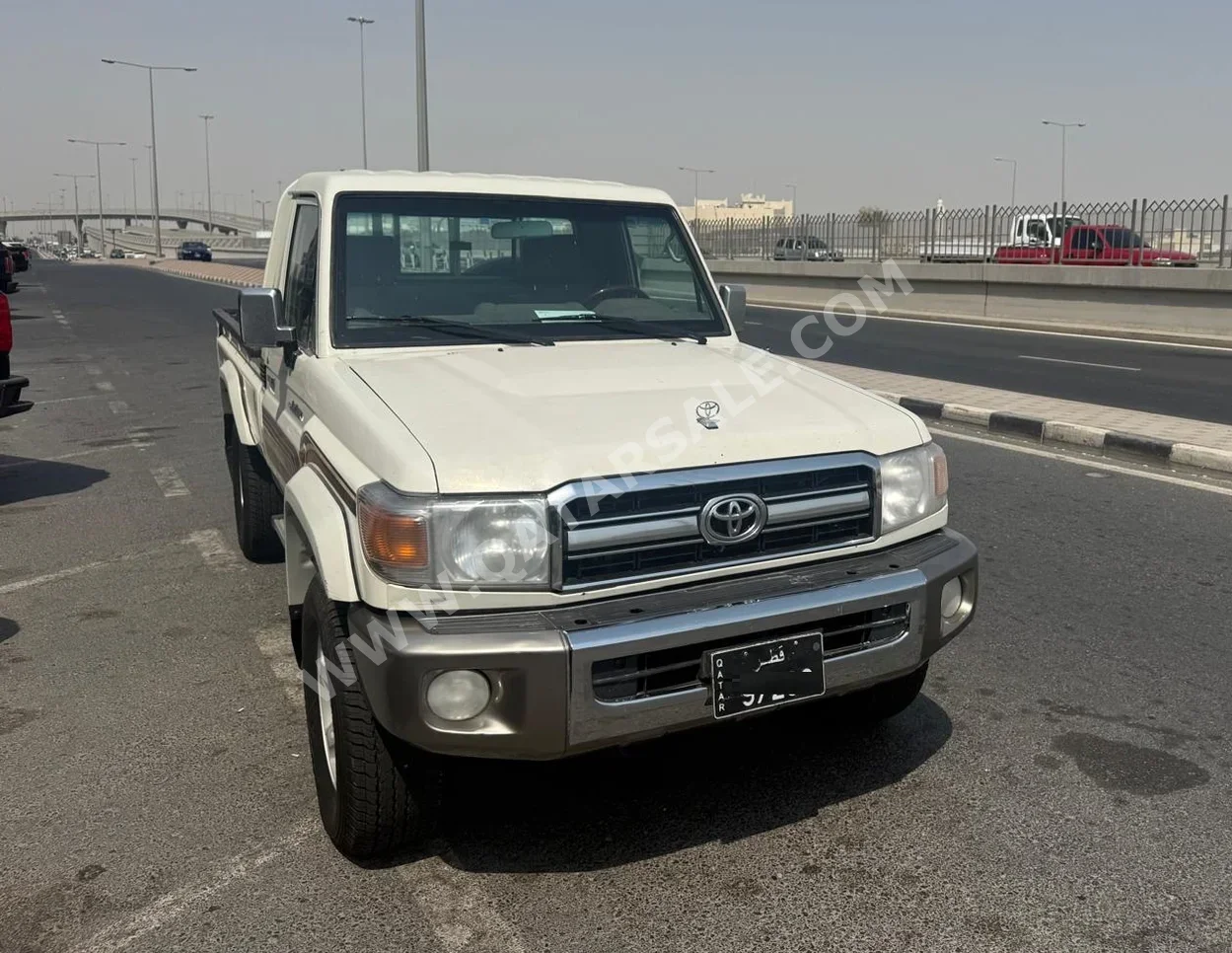 Toyota  Land Cruiser  LX  2022  Manual  244,000 Km  6 Cylinder  Four Wheel Drive (4WD)  Pick Up  White