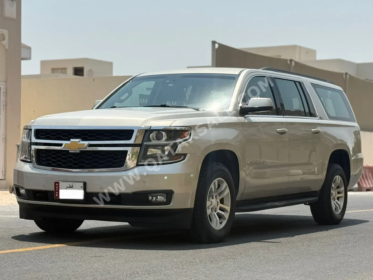Chevrolet  Suburban  LT  2015  Automatic  180,000 Km  8 Cylinder  Four Wheel Drive (4WD)  SUV  Gold