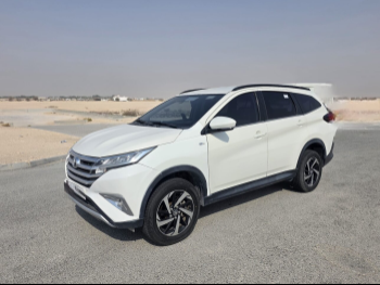 Toyota  Rush  2022  Automatic  94,000 Km  4 Cylinder  Front Wheel Drive (FWD)  SUV  White