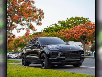 Porsche  Macan  2021  Automatic  65,000 Km  4 Cylinder  Rear Wheel Drive (RWD)  SUV  Black