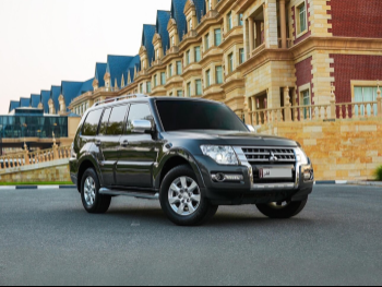 Mitsubishi  Pajero  3.5  2020  Automatic  69,000 Km  6 Cylinder  Four Wheel Drive (4WD)  SUV  Gray