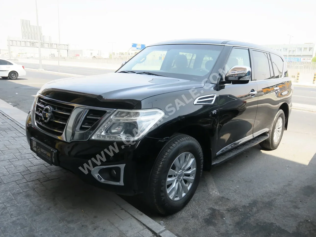 Nissan  Patrol  LE  2016  Automatic  206,000 Km  8 Cylinder  Four Wheel Drive (4WD)  SUV  Black