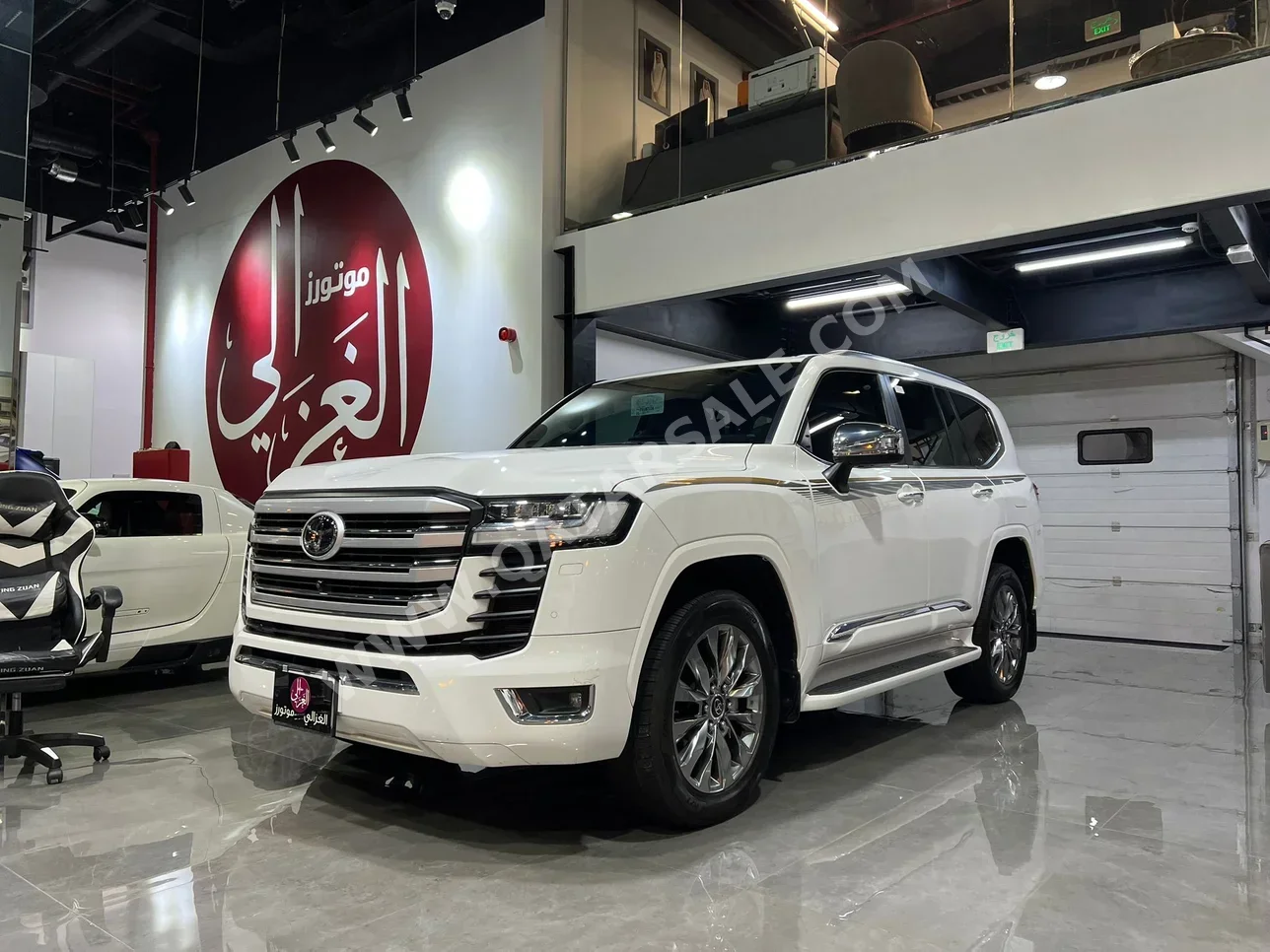 Toyota  Land Cruiser  VXR Twin Turbo  2023  Automatic  70,000 Km  6 Cylinder  Four Wheel Drive (4WD)  SUV  White  With Warranty