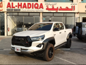 Toyota  Hilux  GR Sport  2024  Automatic  8,000 Km  6 Cylinder  Four Wheel Drive (4WD)  Pick Up  White  With Warranty