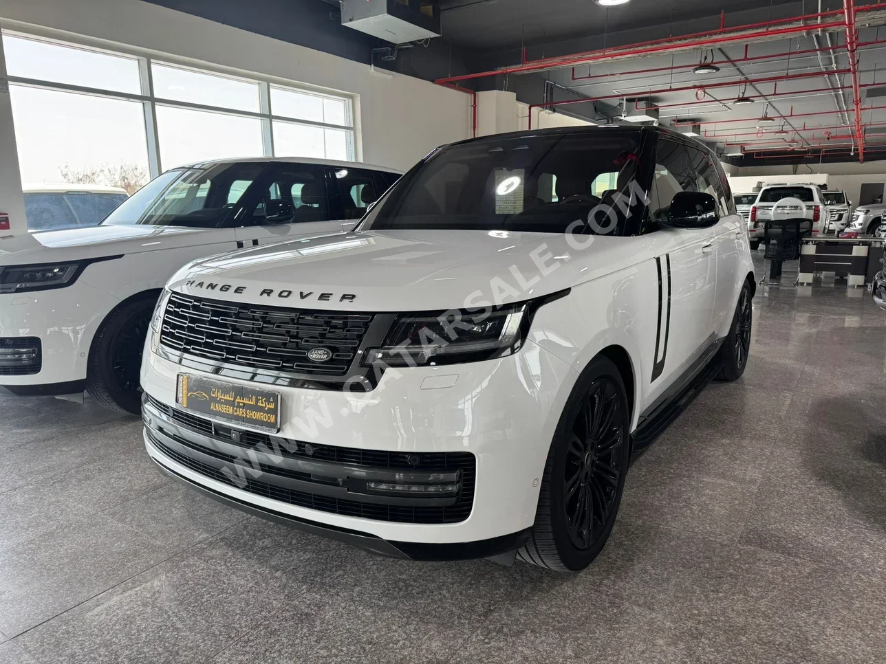 Land Rover  Range Rover  HSE  2023  Automatic  39,000 Km  6 Cylinder  Four Wheel Drive (4WD)  SUV  White  With Warranty