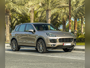 Porsche  Cayenne  S  2016  Automatic  57,000 Km  6 Cylinder  Four Wheel Drive (4WD)  SUV  Beige