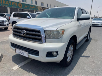 Toyota  Sequoia  SR5  2016  Automatic  265,000 Km  8 Cylinder  Four Wheel Drive (4WD)  SUV  White