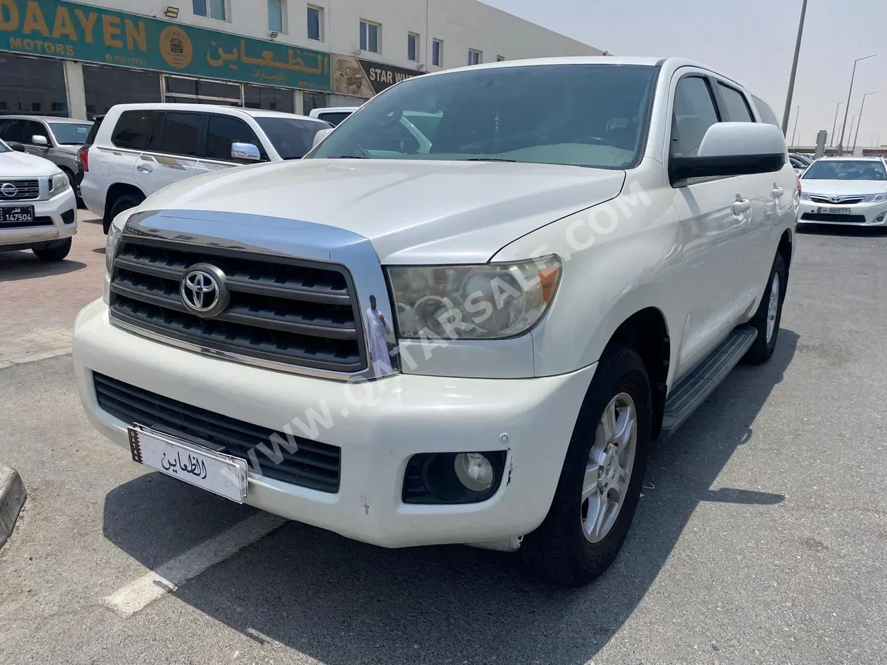 Toyota  Sequoia  SR5  2016  Automatic  265,000 Km  8 Cylinder  Four Wheel Drive (4WD)  SUV  White