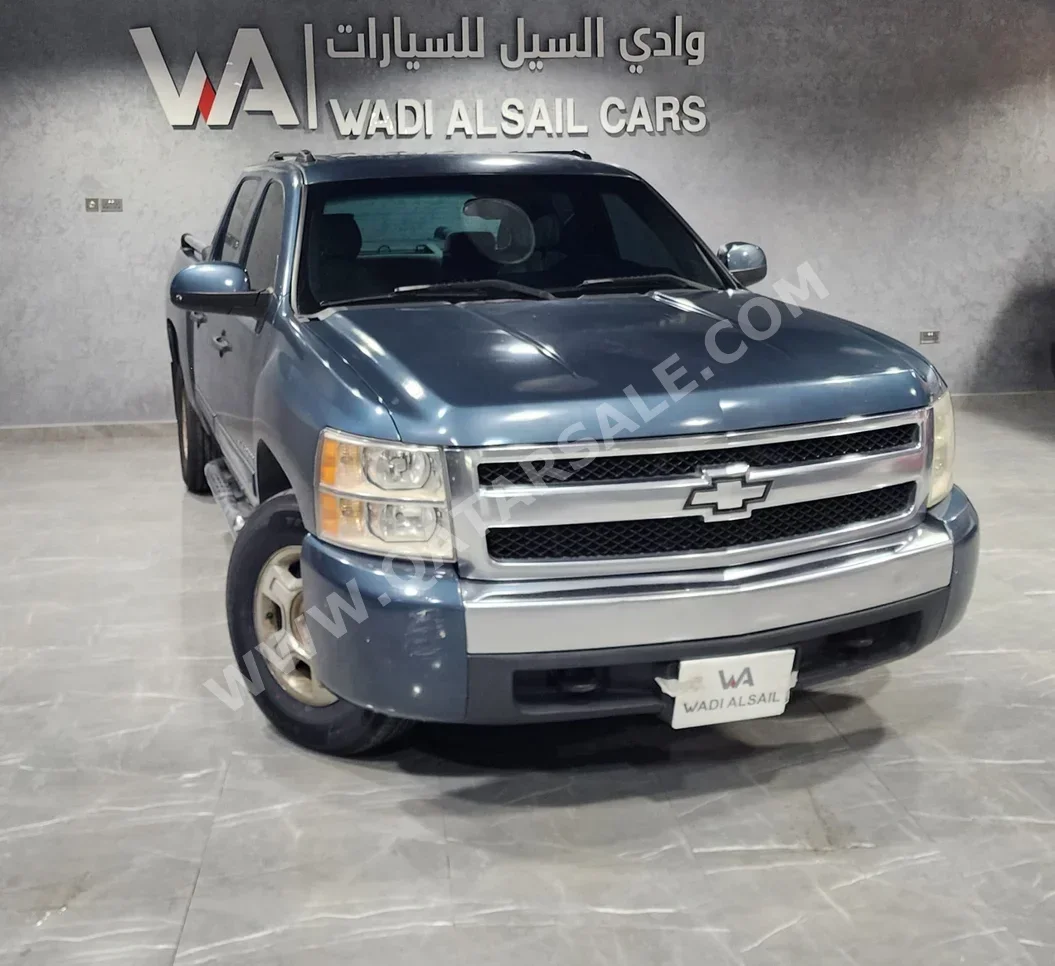 شفروليه  سلفرادو  ال تي  2008  اوتوماتيك  537,000 كم  8 سلندر  دفع رباعي  بيكب  أزرق غامق