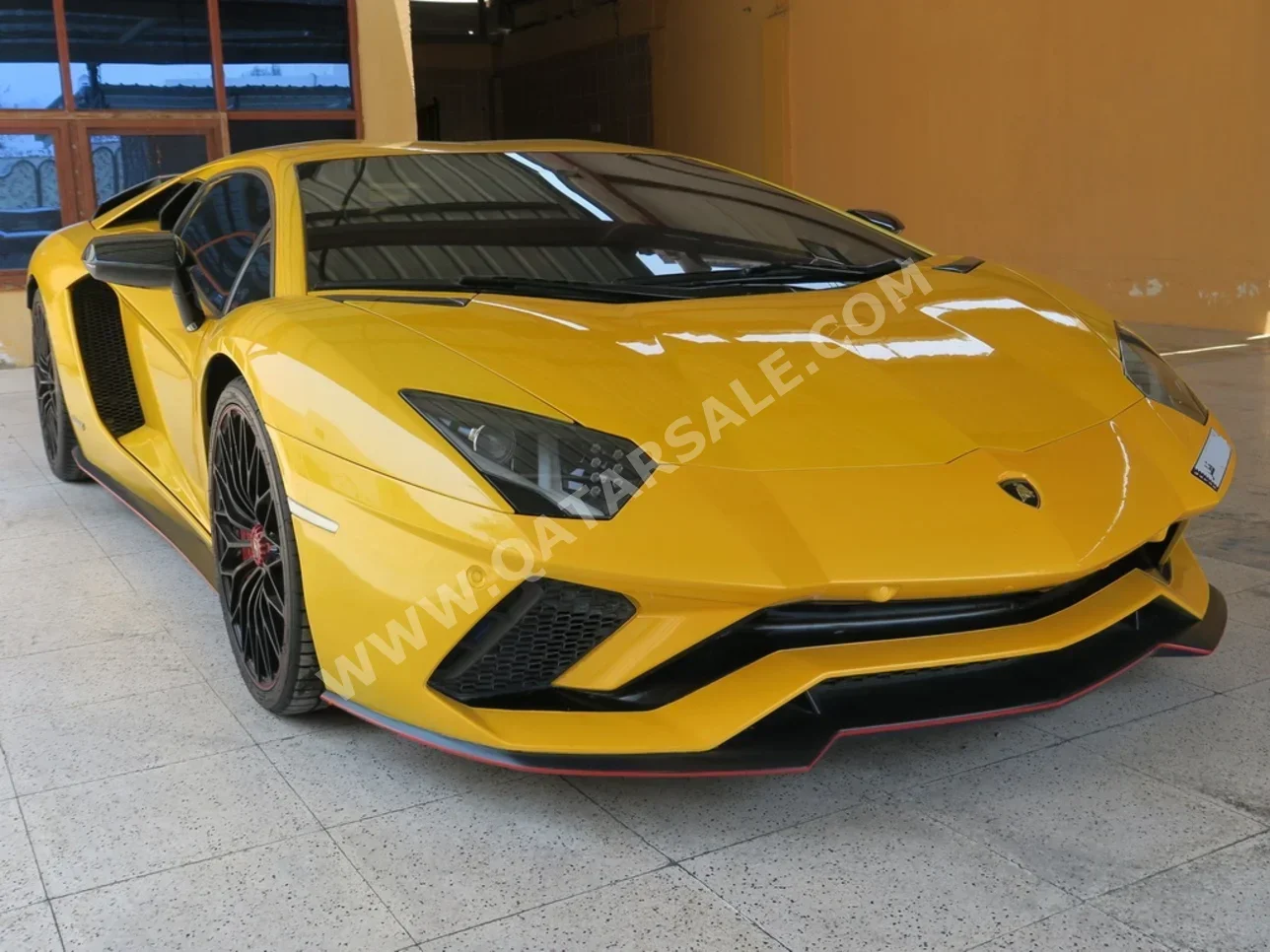 Lamborghini  Aventador  S  2018  Automatic  65,000 Km  12 Cylinder  All Wheel Drive (AWD)  Coupe / Sport  Yellow