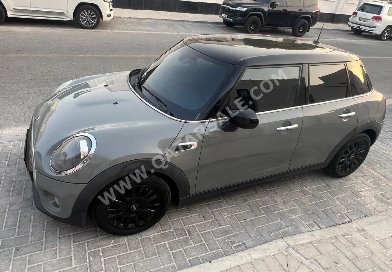 Mini  Cooper  2020  Automatic  91,500 Km  4 Cylinder  Front Wheel Drive (FWD)  Hatchback  Gray Nardo  With Warranty