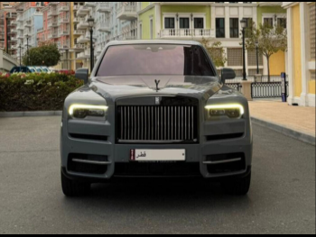 Rolls-Royce  Cullinan  Black Badge  2021  Automatic  31,000 Km  12 Cylinder  All Wheel Drive (AWD)  SUV  Gray