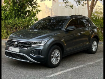 Volkswagen  T-Roc  2023  Automatic  25,234 Km  4 Cylinder  Front Wheel Drive (FWD)  SUV  Gray  With Warranty