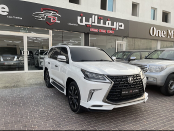 Lexus  LX  570  2016  Automatic  323,000 Km  8 Cylinder  Four Wheel Drive (4WD)  SUV  White