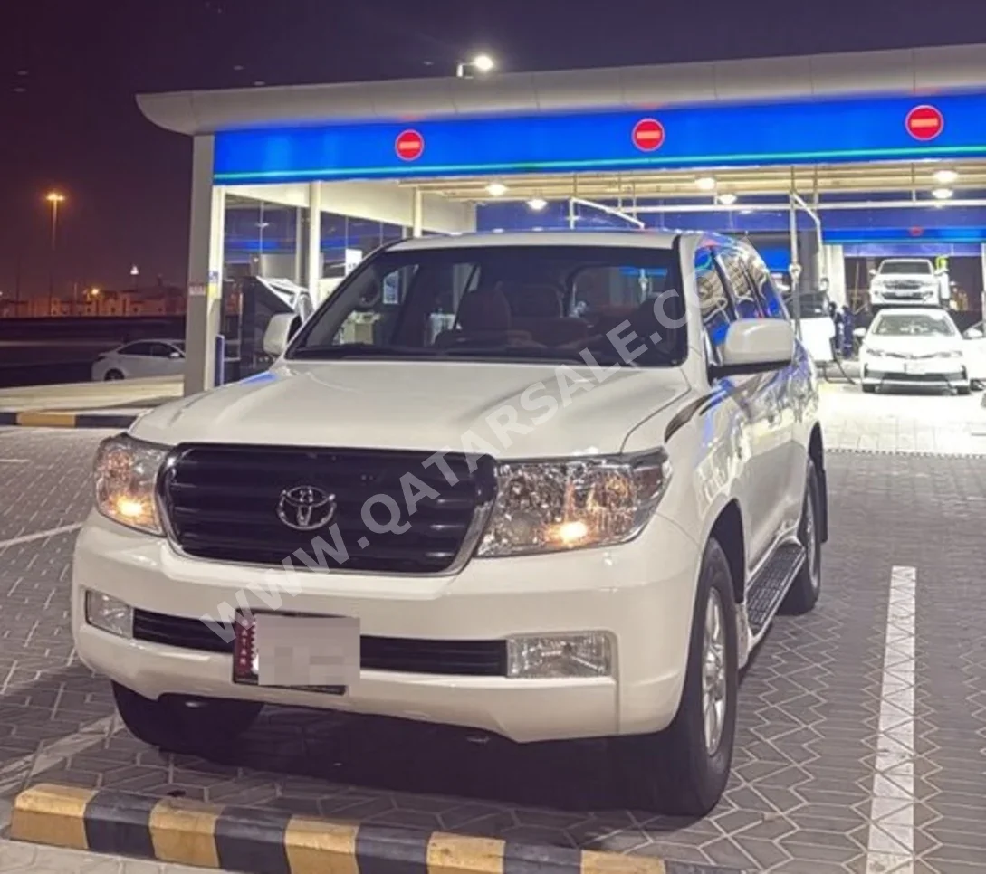 Toyota  Land Cruiser  GX  2010  Automatic  314,500 Km  6 Cylinder  Four Wheel Drive (4WD)  SUV  White