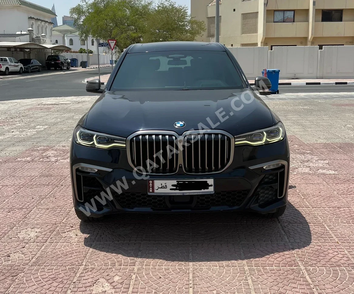 بي ام دبليو  اكس 7  2020  اوتوماتيك  111,975 كم  8 سلندر  دفع رباعي  اس يو في  أسود  تحت الضمان