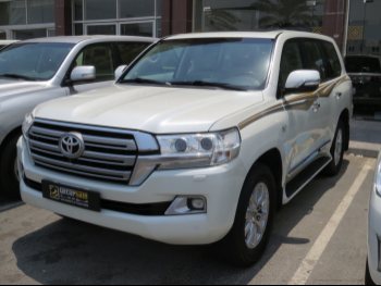 Toyota  Land Cruiser  VXR  2016  Automatic  265,000 Km  8 Cylinder  Four Wheel Drive (4WD)  SUV  White