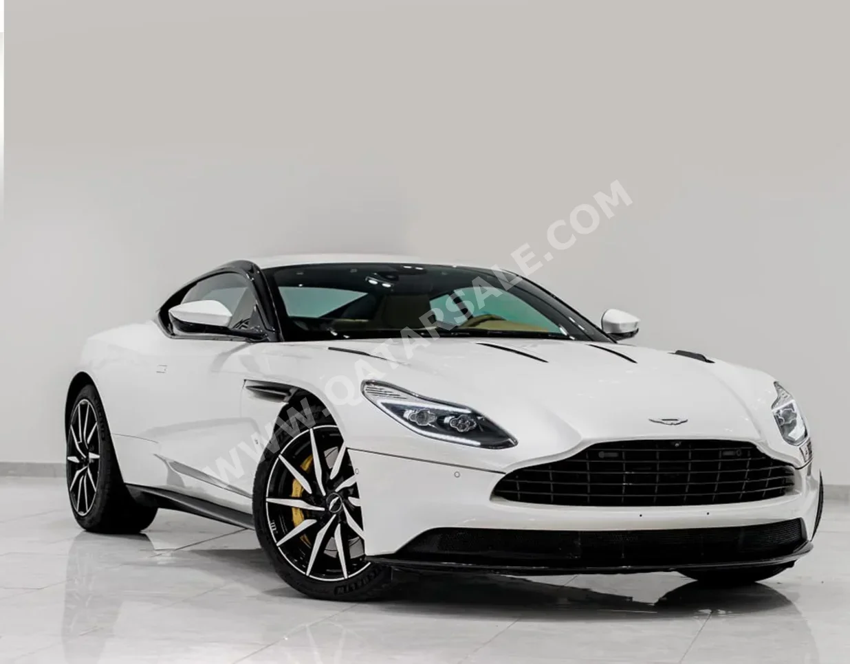 Aston Martin  DB  11  2017  Automatic  45,000 Km  12 Cylinder  Rear Wheel Drive (RWD)  Coupe / Sport  White