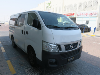 Nissan  Urvan  2016  Manual  312,000 Km  4 Cylinder  Front Wheel Drive (FWD)  Van / Bus  White