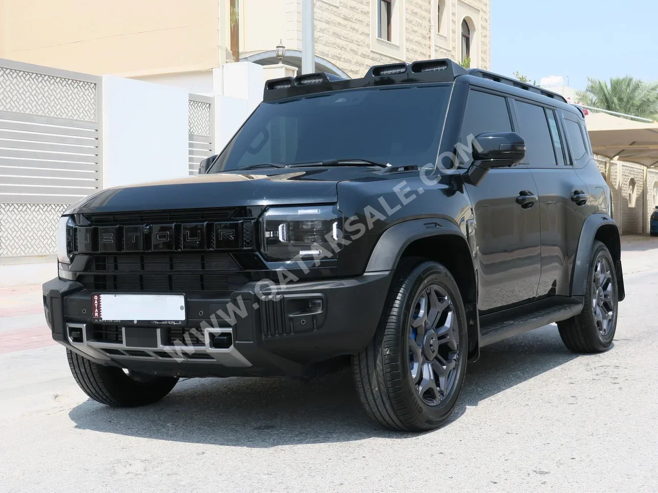 Jetour  T2  Luxury  2025  Automatic  24,000 Km  4 Cylinder  Four Wheel Drive (4WD)  SUV  Black  With Warranty