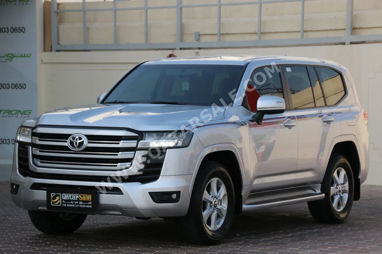 Toyota  Land Cruiser  GXR Twin Turbo  2025  Automatic  5,500 Km  6 Cylinder  Four Wheel Drive (4WD)  SUV  Silver  With Warranty