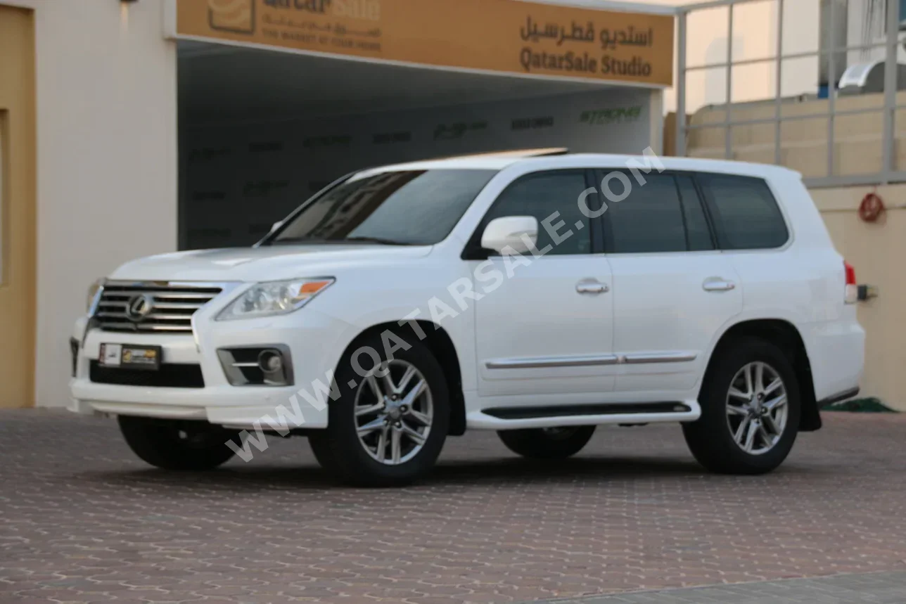 Lexus  LX  570  2013  Automatic  673,000 Km  8 Cylinder  Four Wheel Drive (4WD)  SUV  White