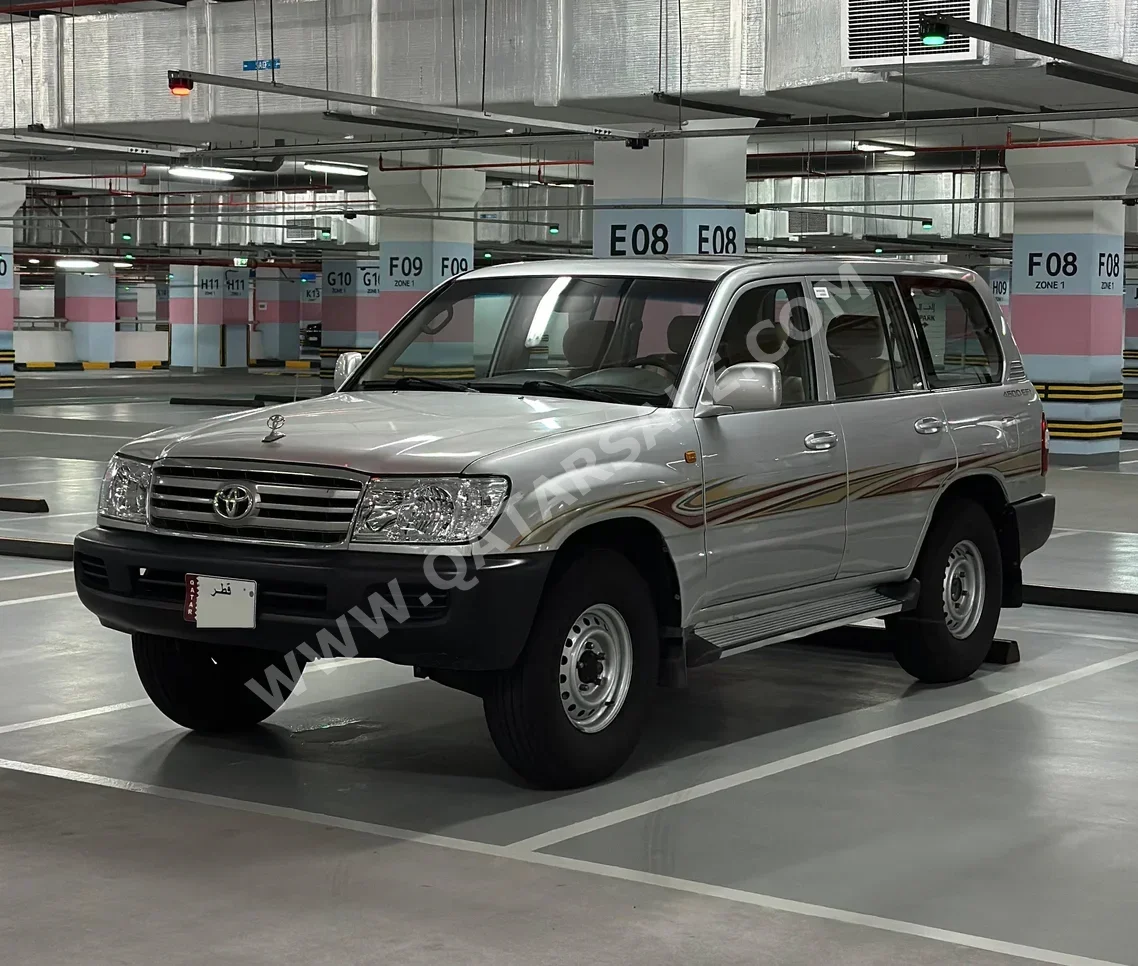 Toyota  Land Cruiser  GX  2006  Manual  420,000 Km  6 Cylinder  Four Wheel Drive (4WD)  SUV  Silver