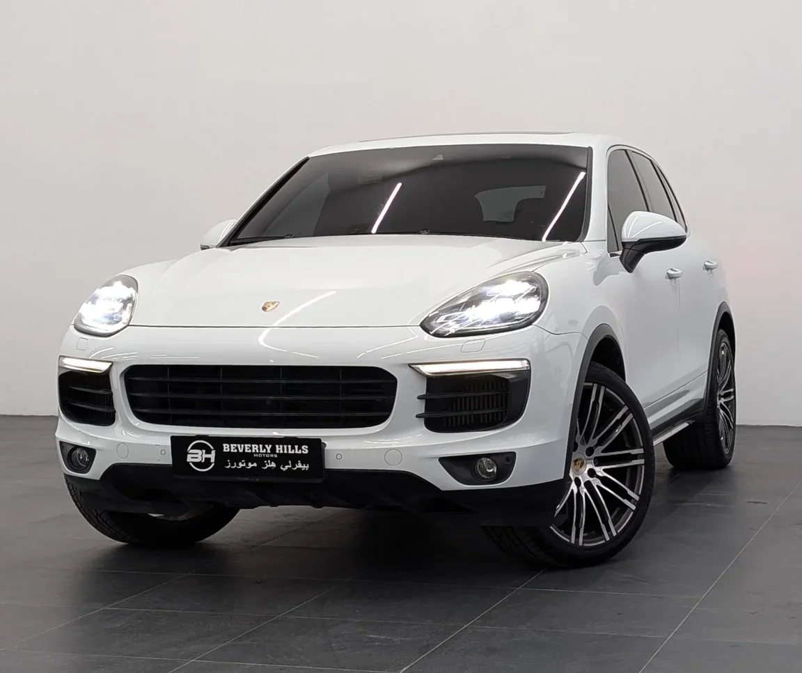Porsche  Cayenne  S  2016  Automatic  73,860 Km  6 Cylinder  Four Wheel Drive (4WD)  SUV  White