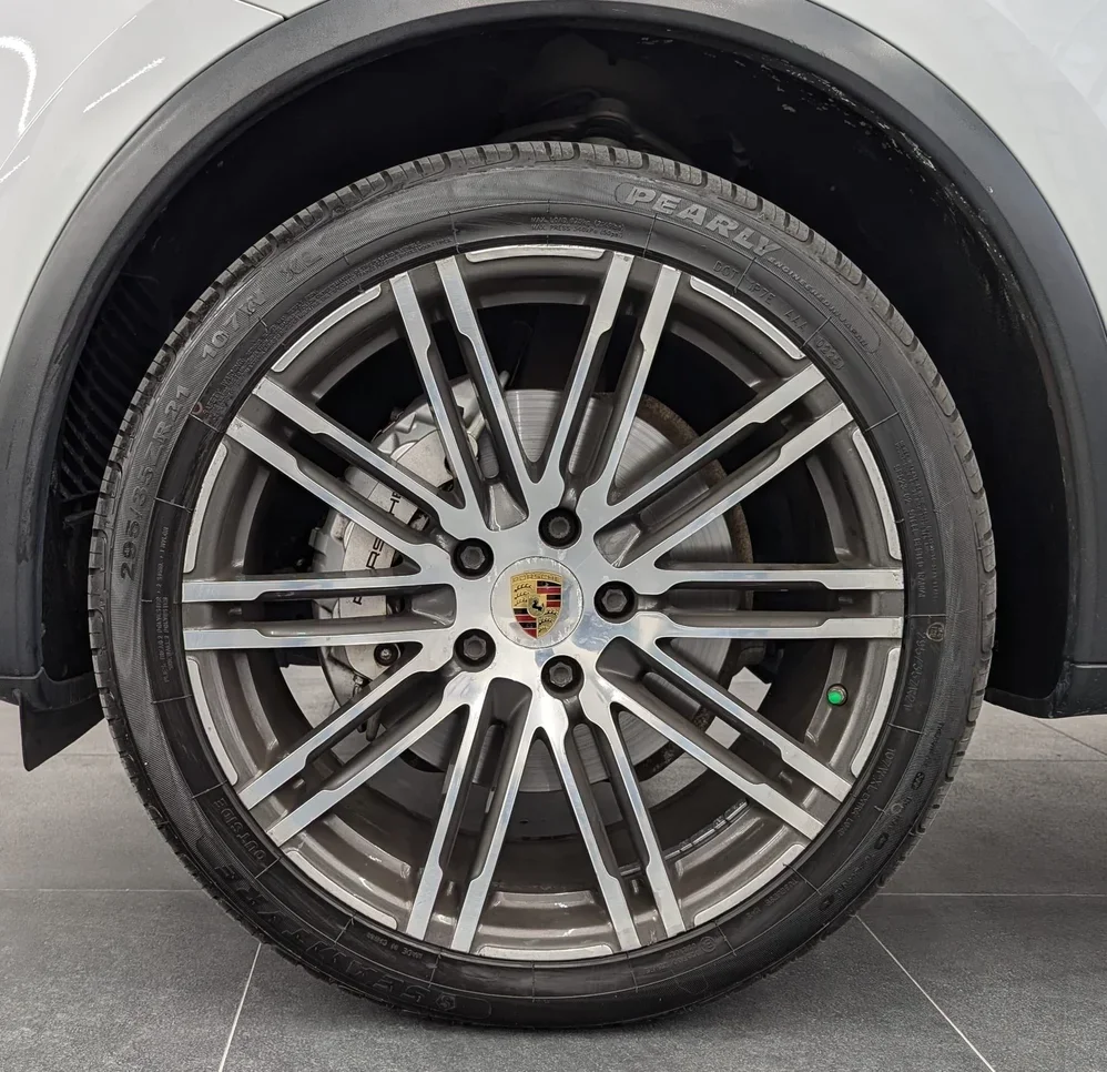 بورش  كيان  اس  2016  اوتوماتيك  73,860 كم  6 سلندر  دفع رباعي  اس يو في  أبيض