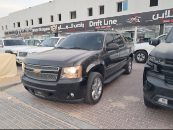 Chevrolet  Avalanche  2012  Automatic  183,000 Km  8 Cylinder  Four Wheel Drive (4WD)  Pick Up  Black