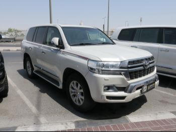 Toyota  Land Cruiser  GXR  2021  Automatic  145,000 Km  8 Cylinder  Four Wheel Drive (4WD)  SUV  White