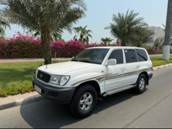 Toyota  Land Cruiser  GX  2002  Automatic  460,000 Km  6 Cylinder  Four Wheel Drive (4WD)  SUV  White