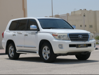 Toyota  Land Cruiser  GXR  2014  Automatic  265,500 Km  8 Cylinder  Four Wheel Drive (4WD)  SUV  White
