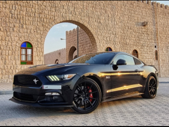 Ford  Mustang  GT Premium  2016  Automatic  135,000 Km  8 Cylinder  Rear Wheel Drive (RWD)  Coupe / Sport  Black
