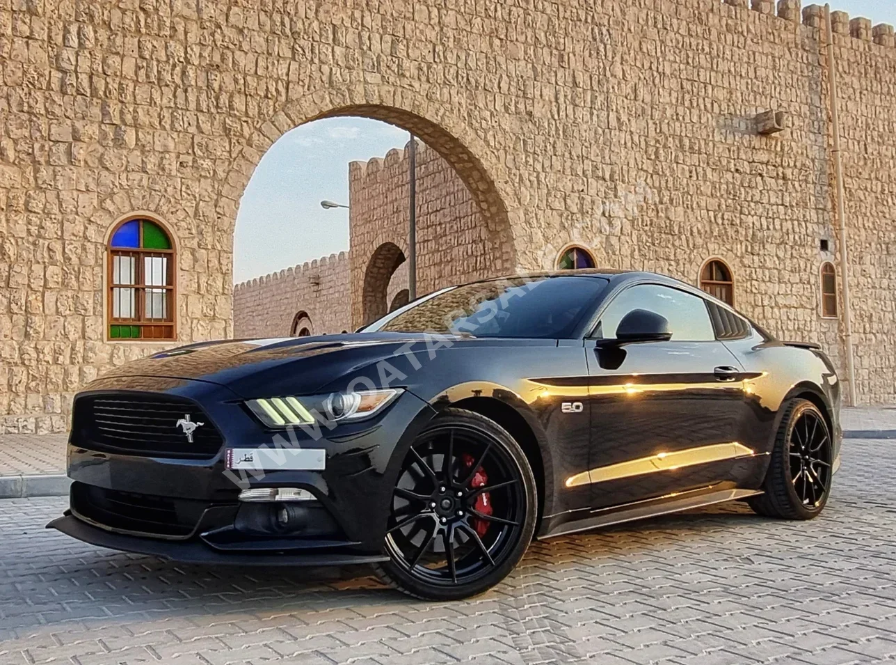فورد  موستانغ  جي تي  2016  اوتوماتيك  135,000 كم  8 سلندر  دفع خلفي  كوبيه \ سبورت  أسود