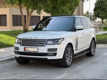 Land Rover  Range Rover  Vogue SE Super charged  2015  Automatic  82,000 Km  8 Cylinder  Four Wheel Drive (4WD)  SUV  White