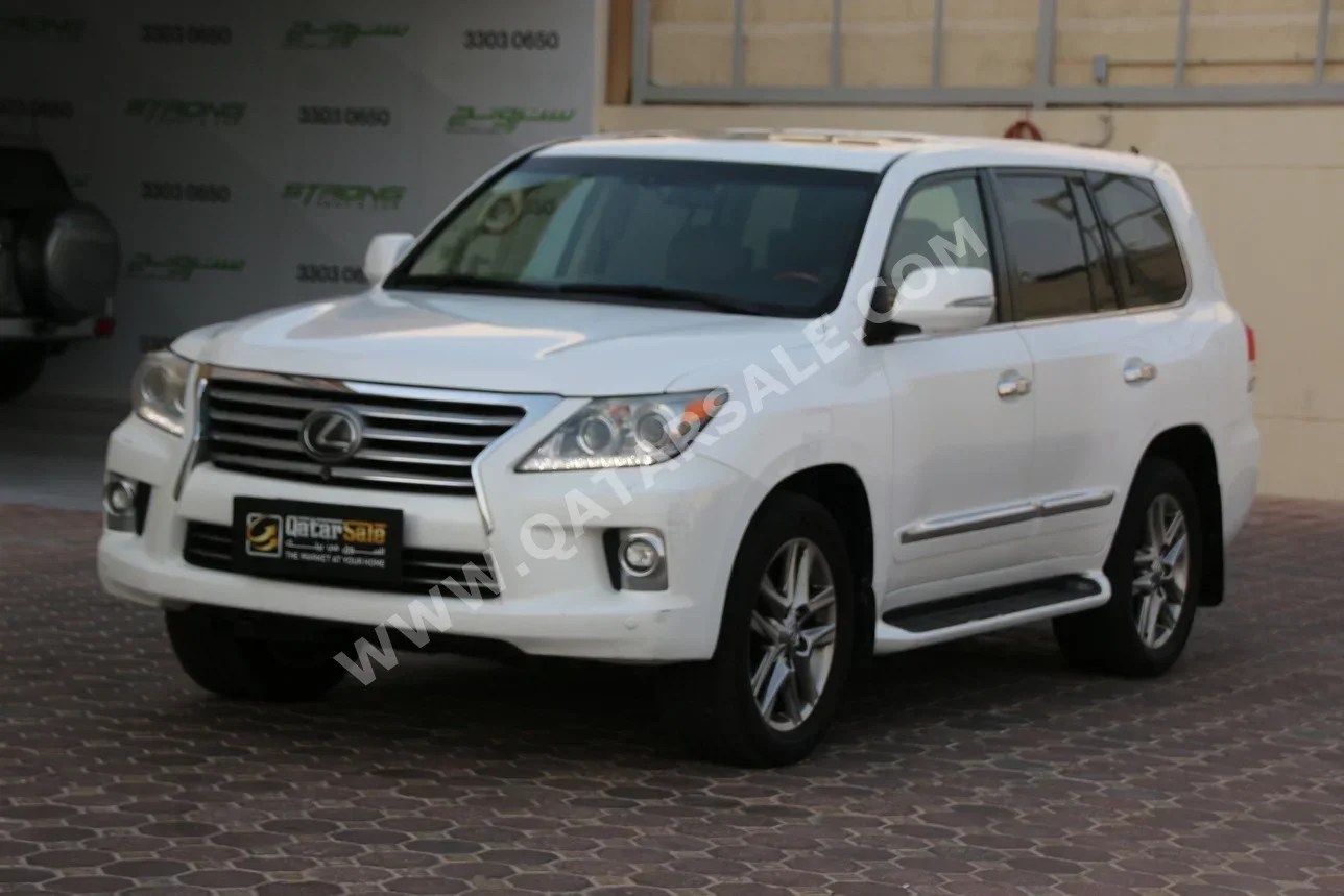 Lexus  LX  570  2014  Automatic  350,000 Km  8 Cylinder  Four Wheel Drive (4WD)  SUV  Pearl