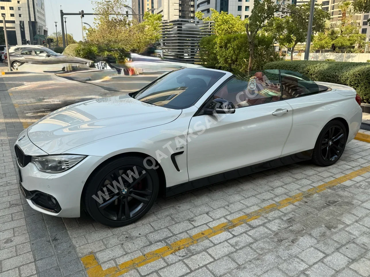 BMW  4-Series  428 I  2016  Automatic  72,300 Km  4 Cylinder  Rear Wheel Drive (RWD)  Convertible  White