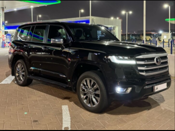 Toyota  Land Cruiser  VXR Twin Turbo  2024  Automatic  48,000 Km  6 Cylinder  Four Wheel Drive (4WD)  SUV  Black  With Warranty