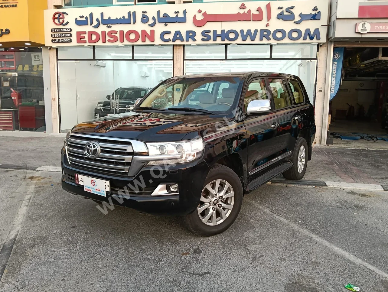 تويوتا  لاند كروزر  جي اكس ار  2016  اوتوماتيك  300,000 كم  8 سلندر  دفع رباعي  اس يو في  أسود