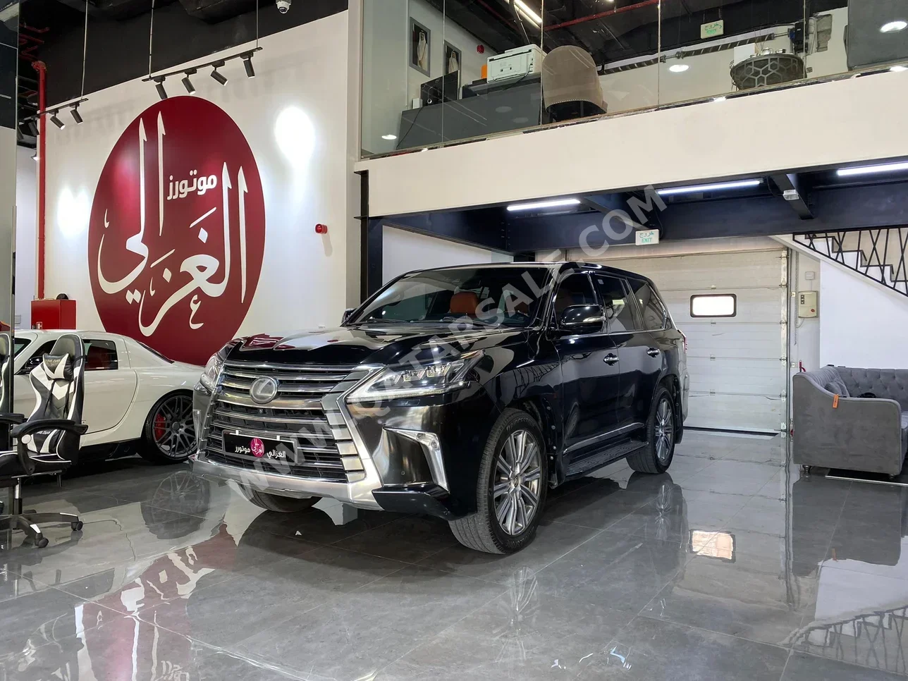 Lexus  LX  570  2016  Automatic  311,000 Km  8 Cylinder  Four Wheel Drive (4WD)  SUV  Black