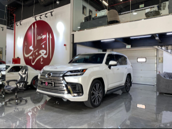 Lexus  LX  600 Luxury  2024  Automatic  8,000 Km  6 Cylinder  Four Wheel Drive (4WD)  SUV  White  With Warranty
