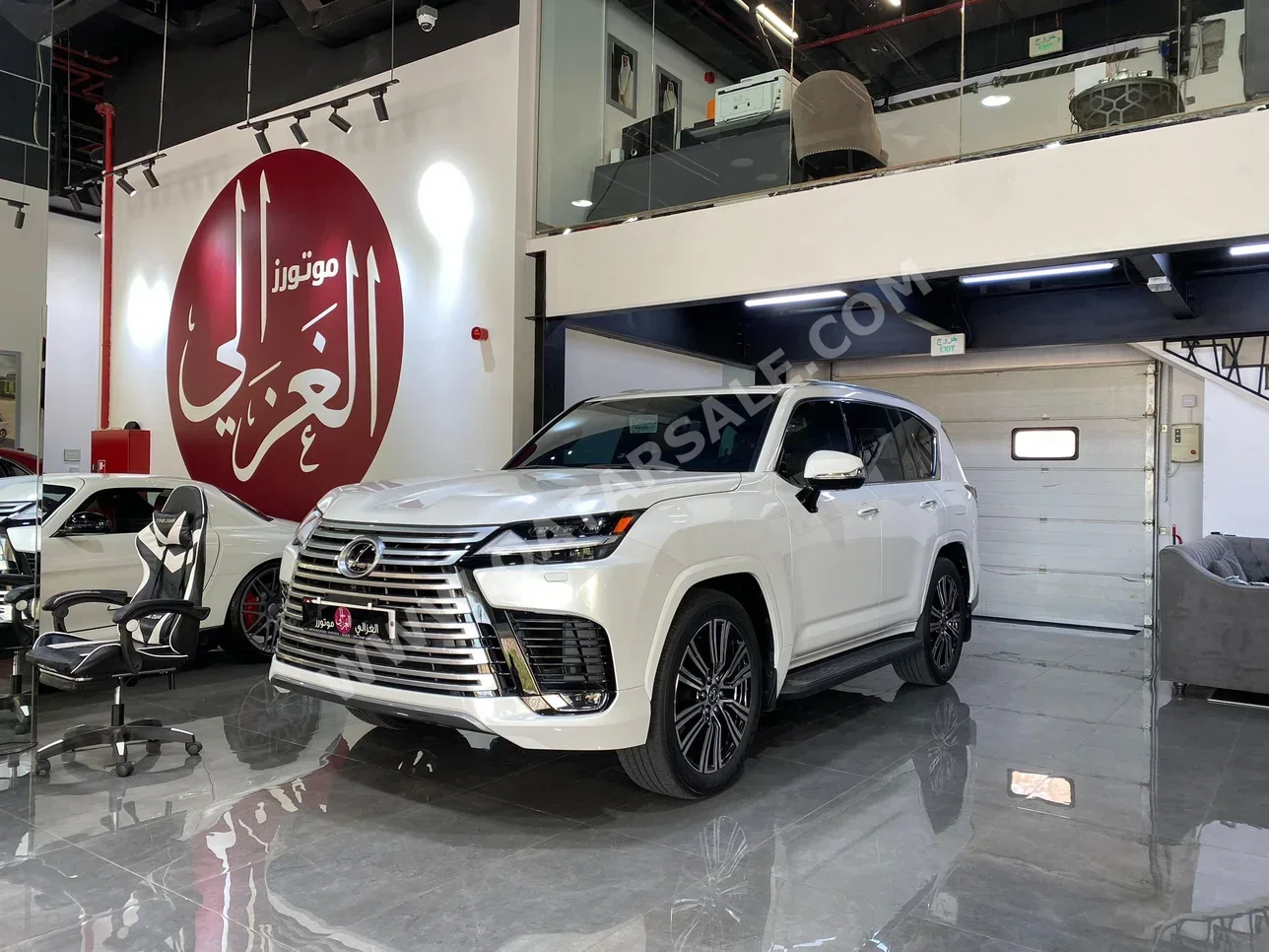 Lexus  LX  600 Luxury  2024  Automatic  8,000 Km  6 Cylinder  Four Wheel Drive (4WD)  SUV  White  With Warranty