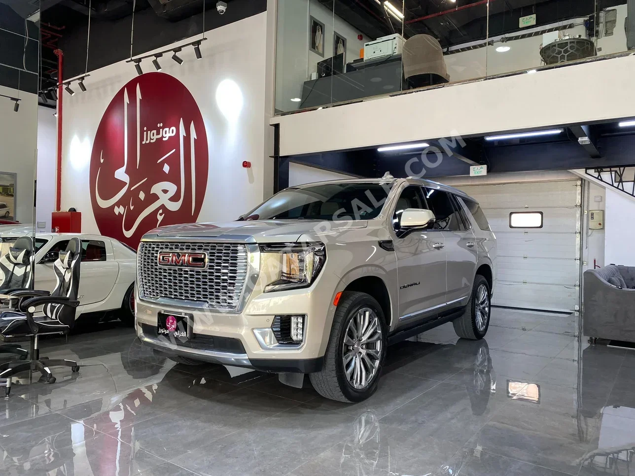 GMC  Yukon  Denali  2023  Automatic  72,000 Km  8 Cylinder  Four Wheel Drive (4WD)  SUV  Gold  With Warranty