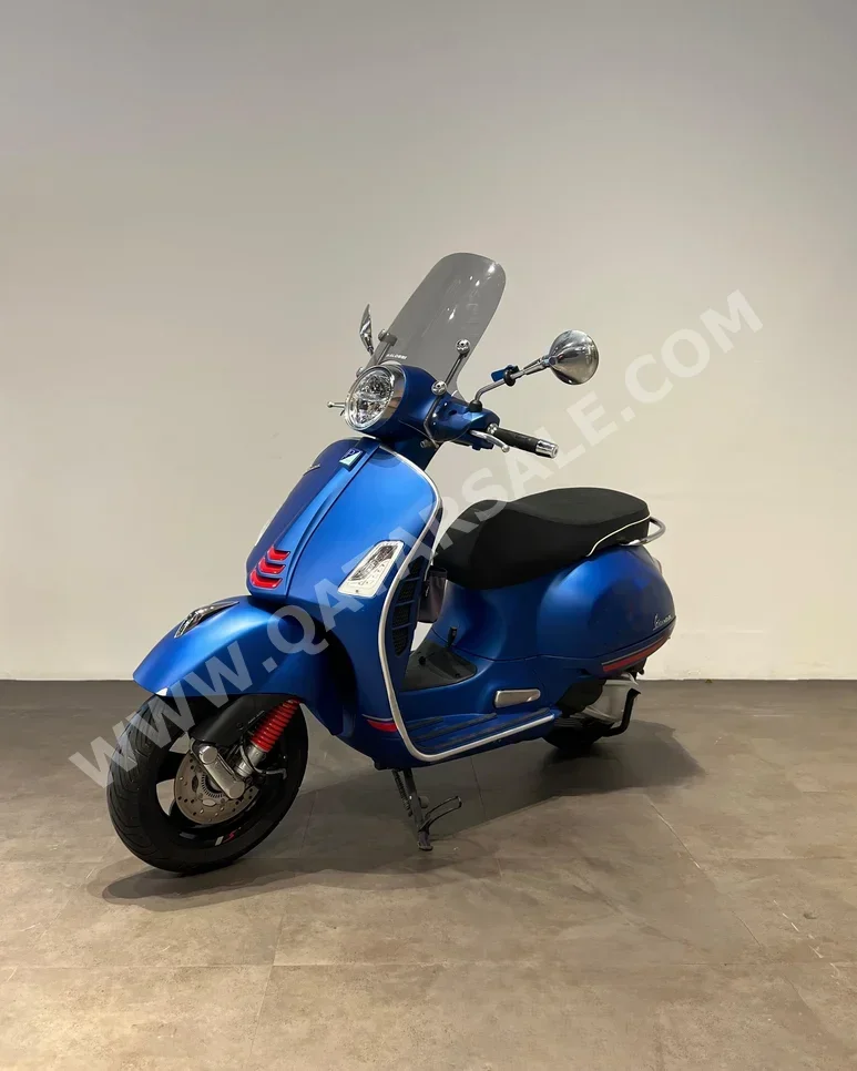 Vespa GTS SUPER 300 - 2021 - Color Blue