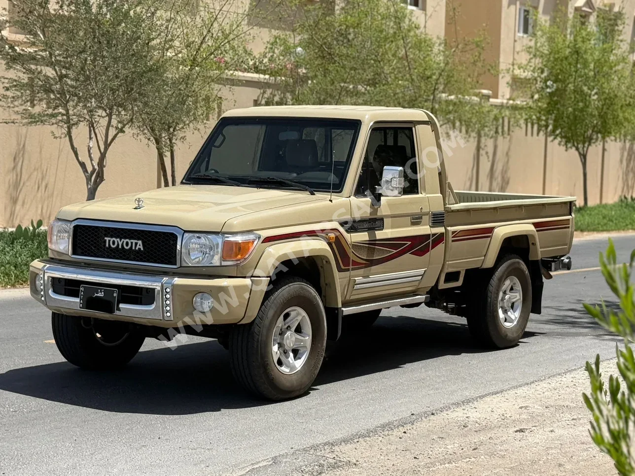 Toyota  Land Cruiser  LX  2016  Manual  260,000 Km  6 Cylinder  Four Wheel Drive (4WD)  Pick Up  Beige