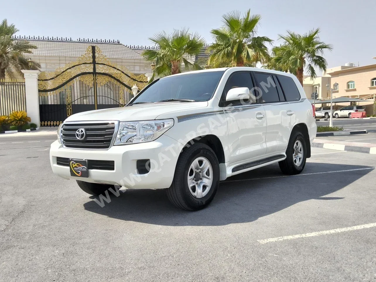 Toyota  Land Cruiser  G  2012  Automatic  220,000 Km  6 Cylinder  Four Wheel Drive (4WD)  SUV  White