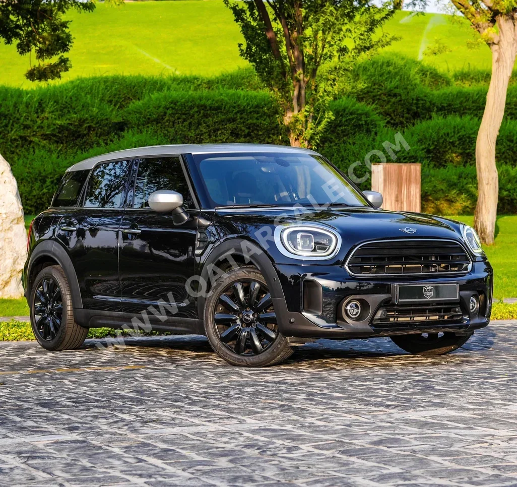 Mini  Cooper  Clubman S  2022  Automatic  45,000 Km  4 Cylinder  Front Wheel Drive (FWD)  Hatchback  Black  With Warranty