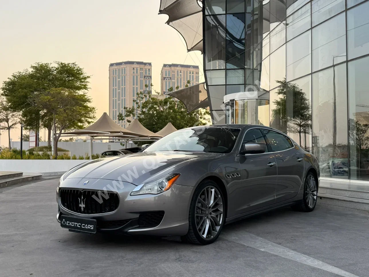 Maserati  Quattroporte  Q4  2015  Automatic  90,000 Km  6 Cylinder  Rear Wheel Drive (RWD)  Sedan  Gray