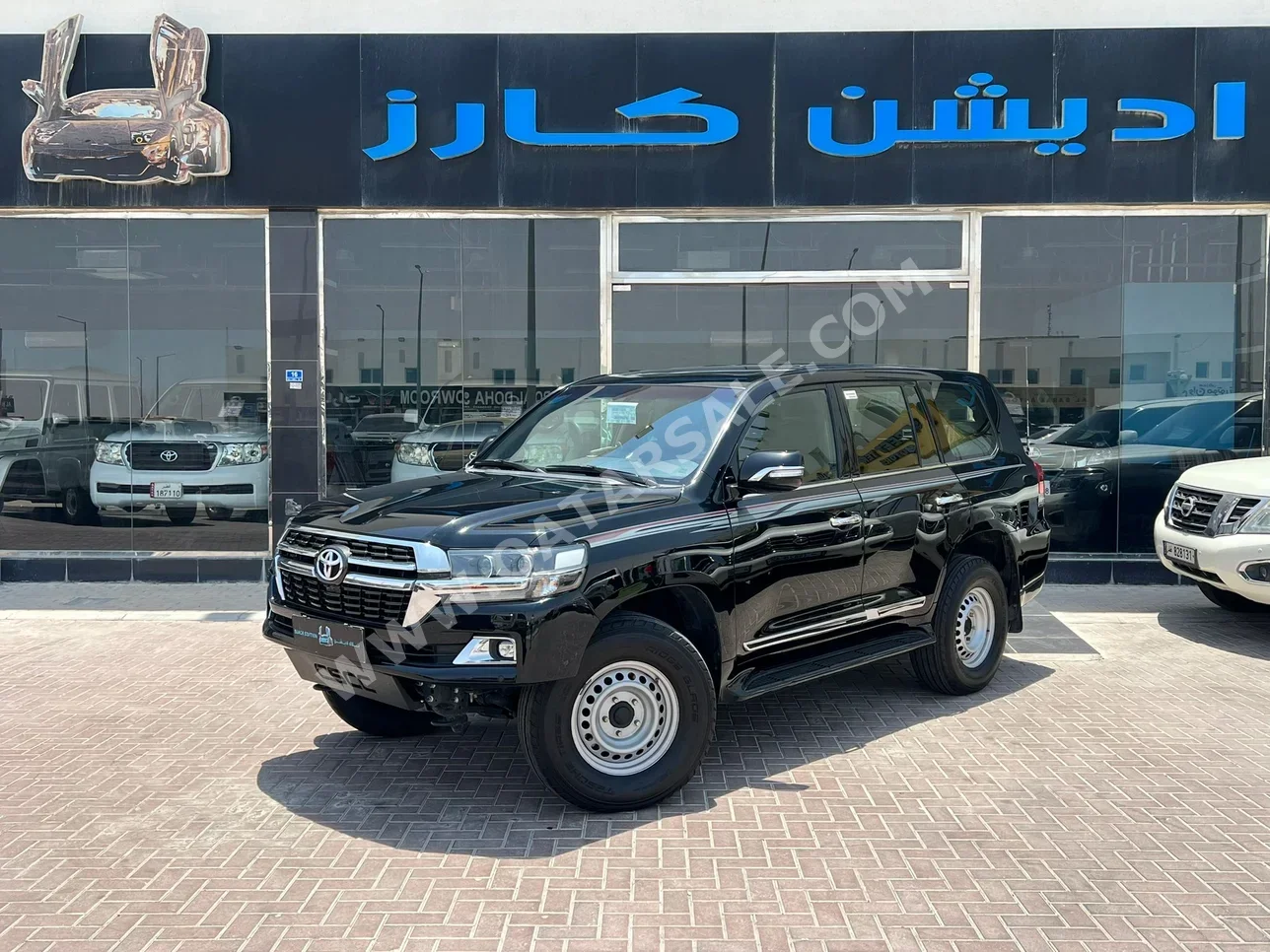Toyota  Land Cruiser  GXR  2020  Automatic  131,000 Km  8 Cylinder  Four Wheel Drive (4WD)  SUV  Black